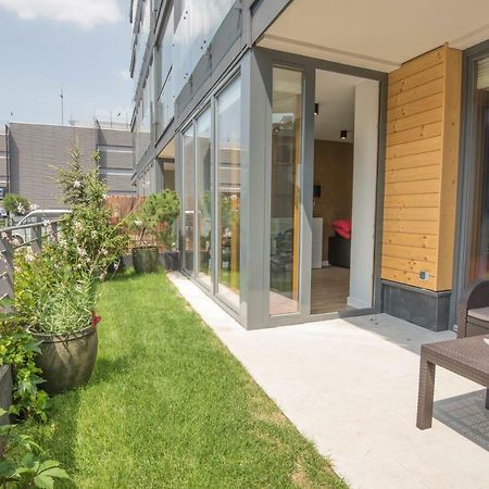 Galaxy Garden Apartment Cracow- Shopping Mall 1Min, Underground Parking, Family Friendly, City Center Krakkó Kültér fotó