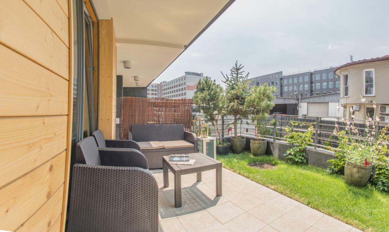 Galaxy Garden Apartment Cracow- Shopping Mall 1Min, Underground Parking, Family Friendly, City Center Krakkó Kültér fotó